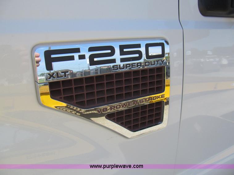 image for item H8928 2008 Ford F250 Super Duty XLT SuperCab pickup truck