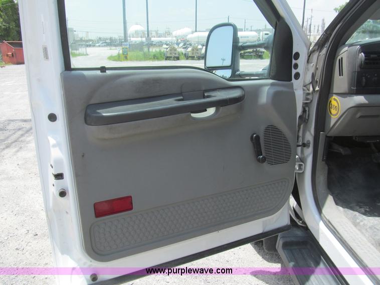 image for item H8930 2007 Ford F550 Super Duty XL service truck