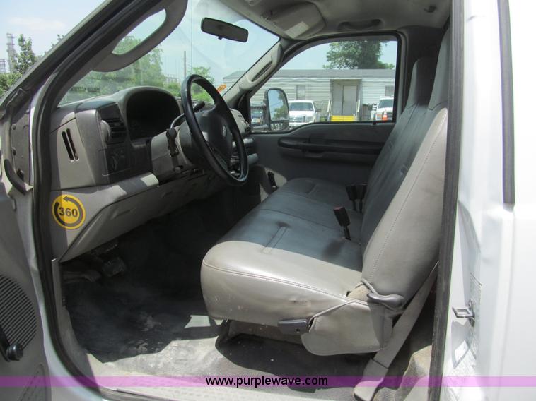 image for item H8930 2007 Ford F550 Super Duty XL service truck