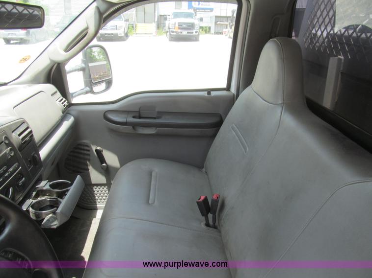 image for item H8930 2007 Ford F550 Super Duty XL service truck