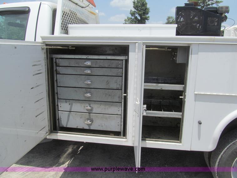 image for item H8930 2007 Ford F550 Super Duty XL service truck