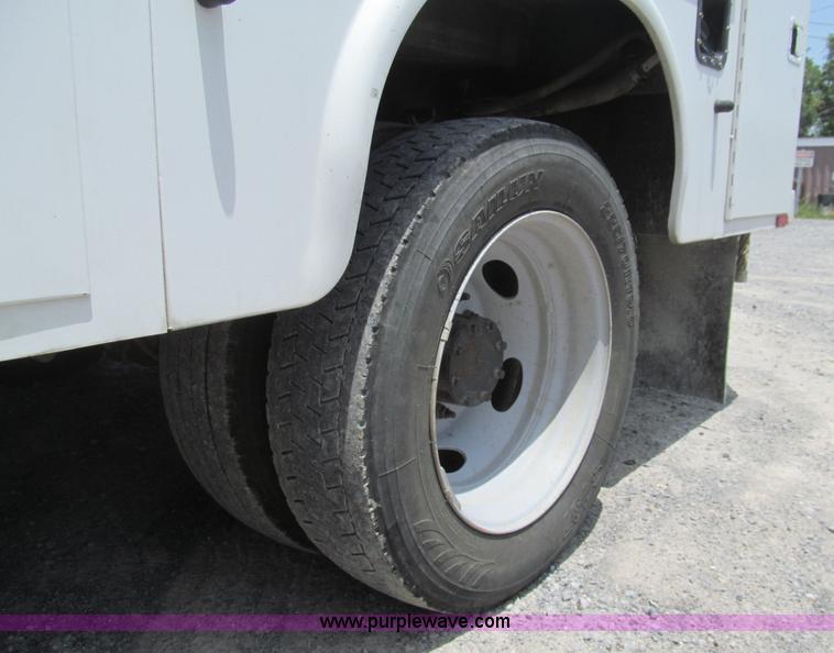 image for item H8930 2007 Ford F550 Super Duty XL service truck