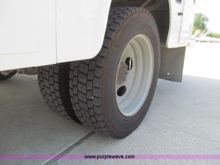 image for item H8932 2008 Ford F550 Super Duty XL service truck