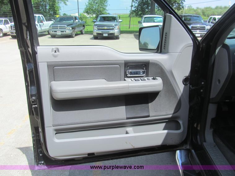 image for item H8933 2007 Ford F150 XLT SuperCab pickup truck