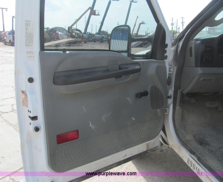 image for item H8934 2006 Ford F550 Super Duty XL service truck