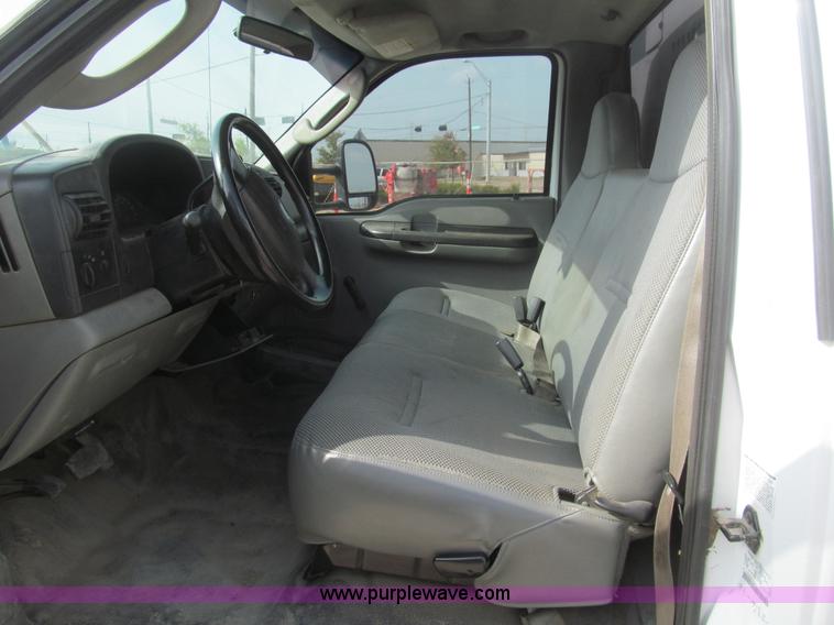 image for item H8934 2006 Ford F550 Super Duty XL service truck