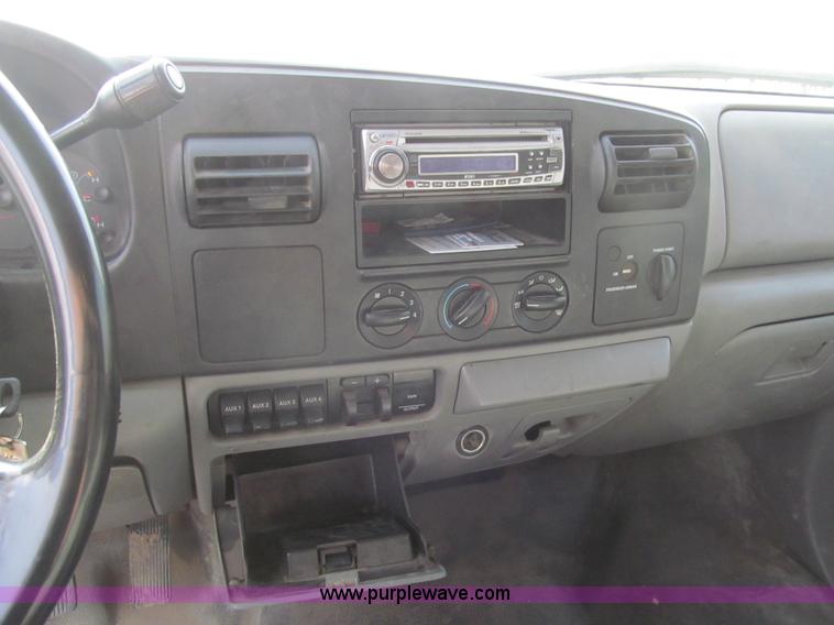 image for item H8934 2006 Ford F550 Super Duty XL service truck