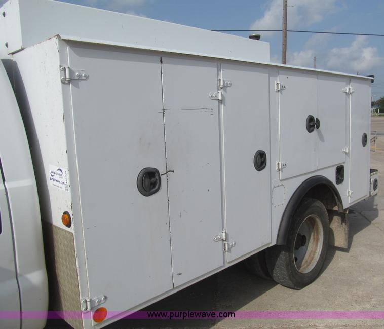 image for item H8934 2006 Ford F550 Super Duty XL service truck