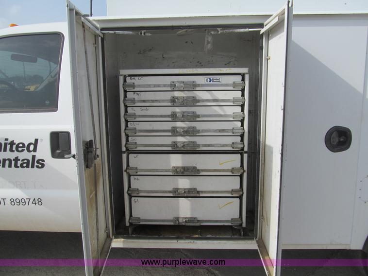 image for item H8934 2006 Ford F550 Super Duty XL service truck