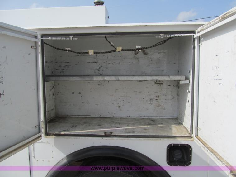 image for item H8934 2006 Ford F550 Super Duty XL service truck