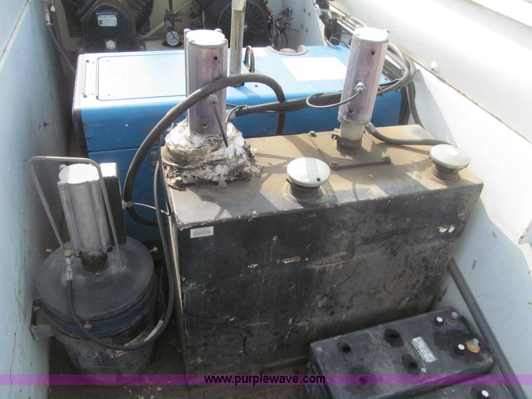 image for item H8934 2006 Ford F550 Super Duty XL service truck