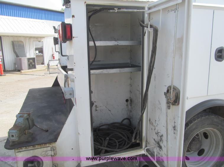 image for item H8934 2006 Ford F550 Super Duty XL service truck