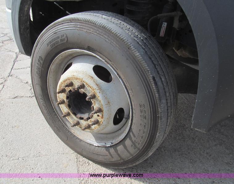 image for item H8934 2006 Ford F550 Super Duty XL service truck