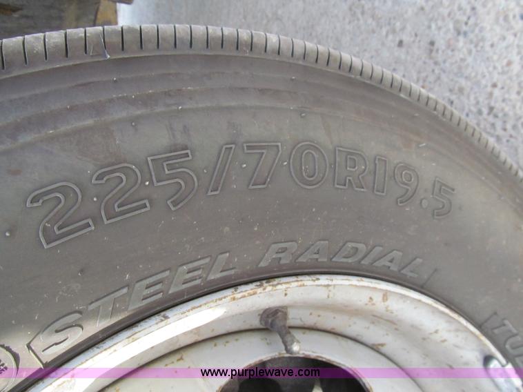 image for item H8934 2006 Ford F550 Super Duty XL service truck