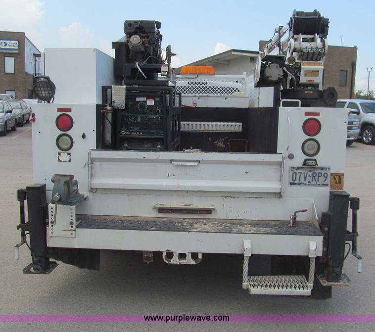 image for item H8935 2008 Ford F550 Super Duty XL service truck with crane