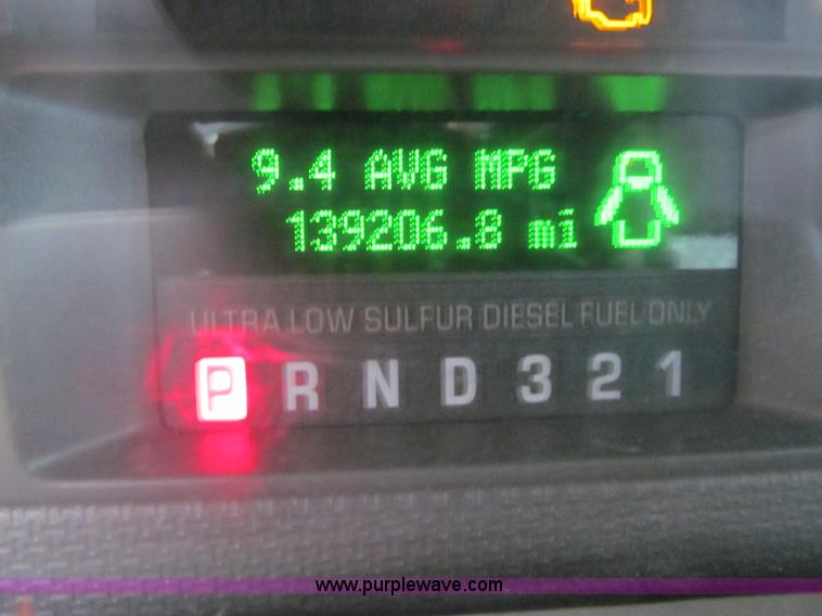 image for item H8935 2008 Ford F550 Super Duty XL service truck with crane