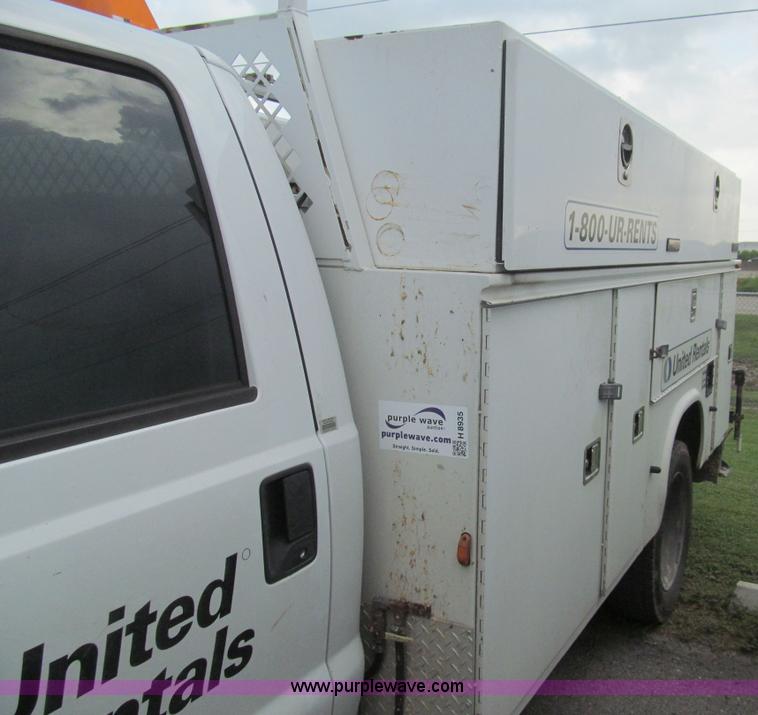 image for item H8935 2008 Ford F550 Super Duty XL service truck with crane