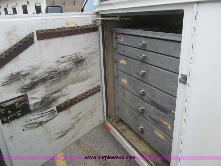 image for item H8935 2008 Ford F550 Super Duty XL service truck with crane