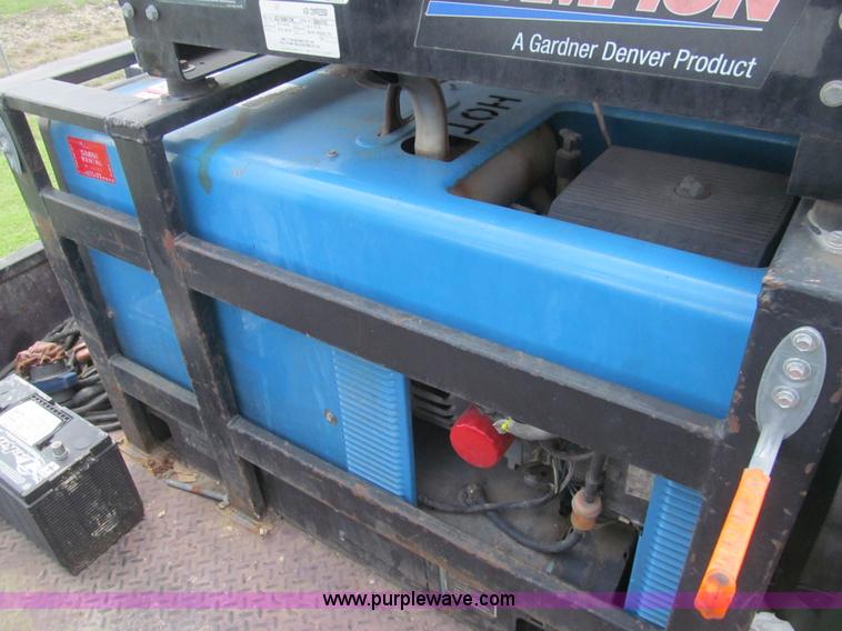 image for item H8935 2008 Ford F550 Super Duty XL service truck with crane