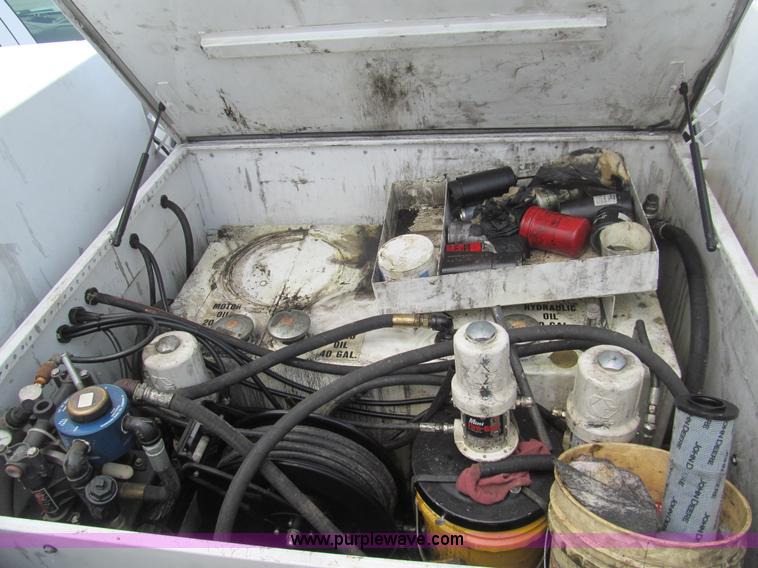 image for item H8935 2008 Ford F550 Super Duty XL service truck with crane