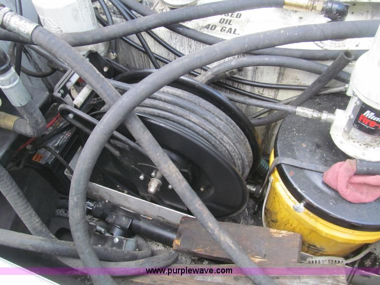 image for item H8935 2008 Ford F550 Super Duty XL service truck with crane