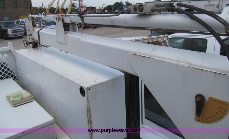 image for item H8935 2008 Ford F550 Super Duty XL service truck with crane