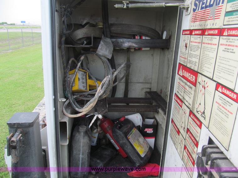 image for item H8935 2008 Ford F550 Super Duty XL service truck with crane