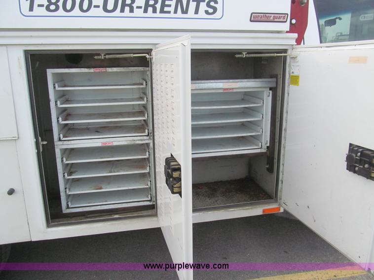 image for item H8935 2008 Ford F550 Super Duty XL service truck with crane