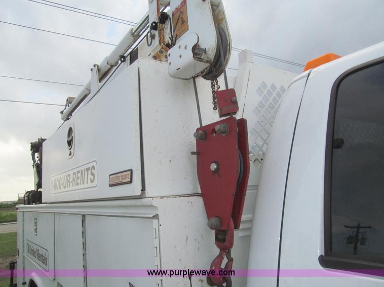 image for item H8935 2008 Ford F550 Super Duty XL service truck with crane