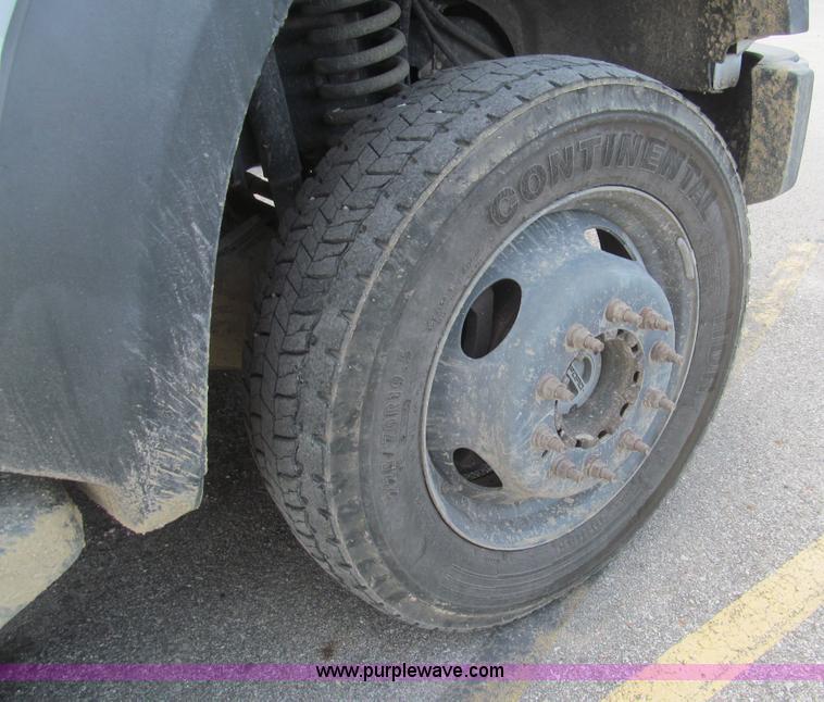 image for item H8935 2008 Ford F550 Super Duty XL service truck with crane