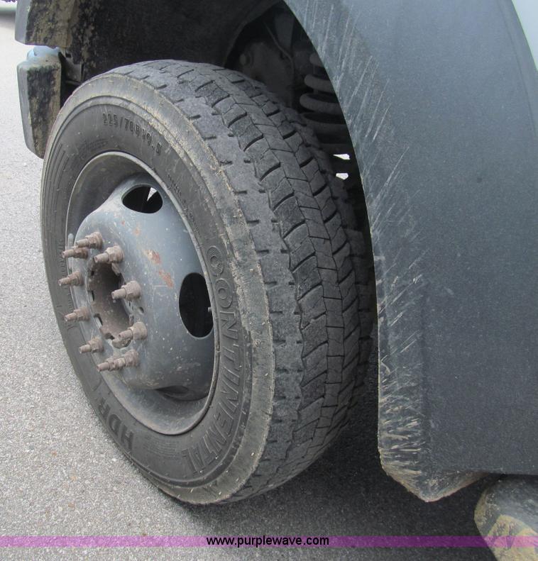 image for item H8935 2008 Ford F550 Super Duty XL service truck with crane