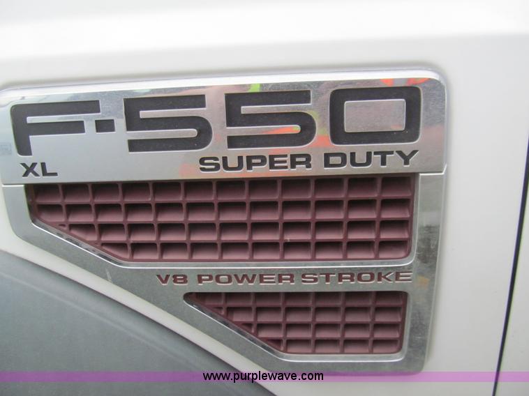 image for item H8935 2008 Ford F550 Super Duty XL service truck with crane