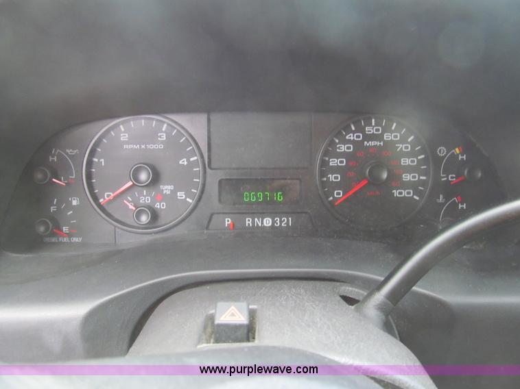 image for item H8936 2007 Ford F250 Super Duty XL pickup truck