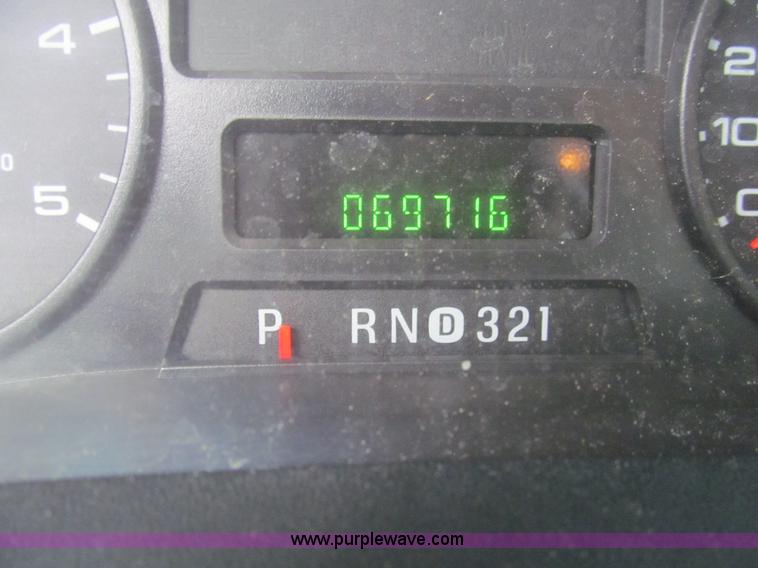 image for item H8936 2007 Ford F250 Super Duty XL pickup truck