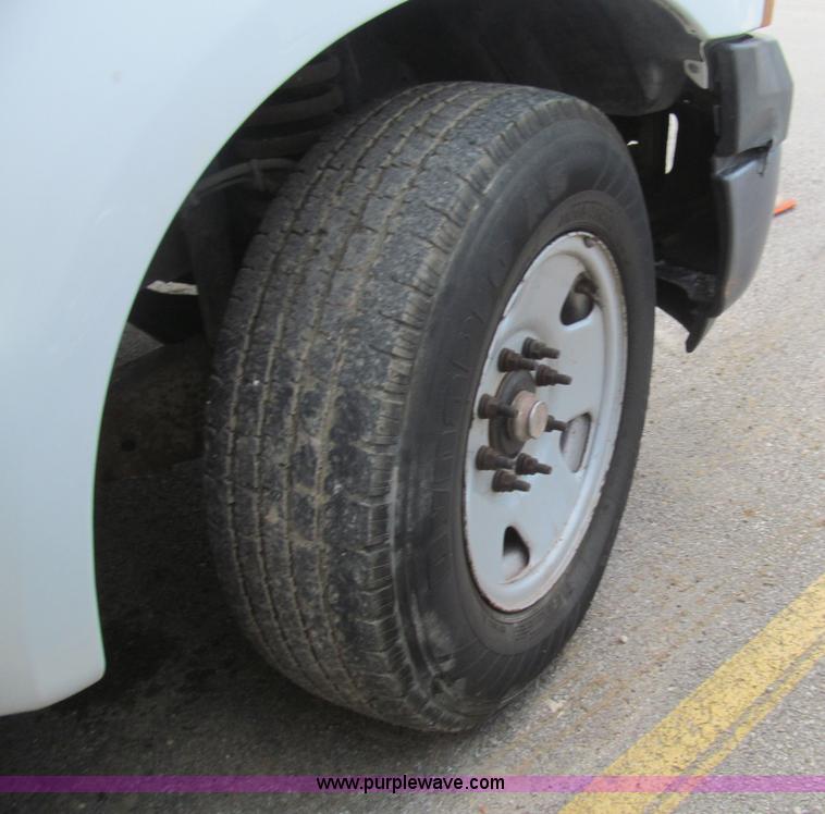 image for item H8936 2007 Ford F250 Super Duty XL pickup truck