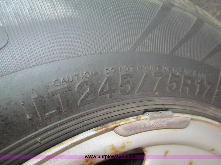 image for item H8936 2007 Ford F250 Super Duty XL pickup truck