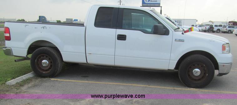 image for item H8937 2006 Ford F150 XLT pickup truck