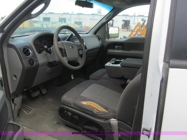 image for item H8937 2006 Ford F150 XLT pickup truck