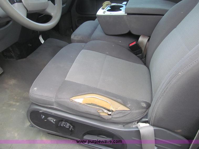 image for item H8937 2006 Ford F150 XLT pickup truck