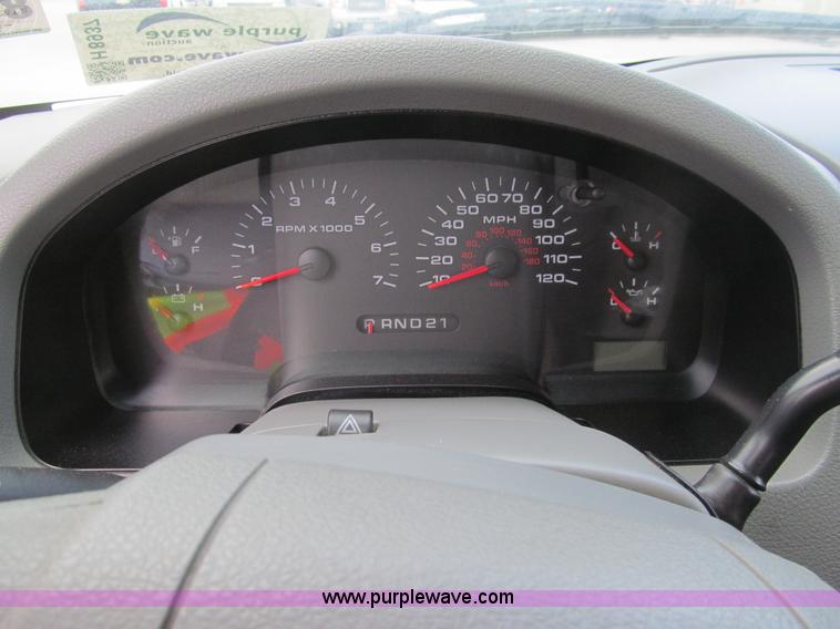 image for item H8937 2006 Ford F150 XLT pickup truck