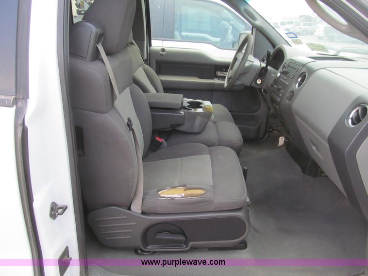 image for item H8937 2006 Ford F150 XLT pickup truck