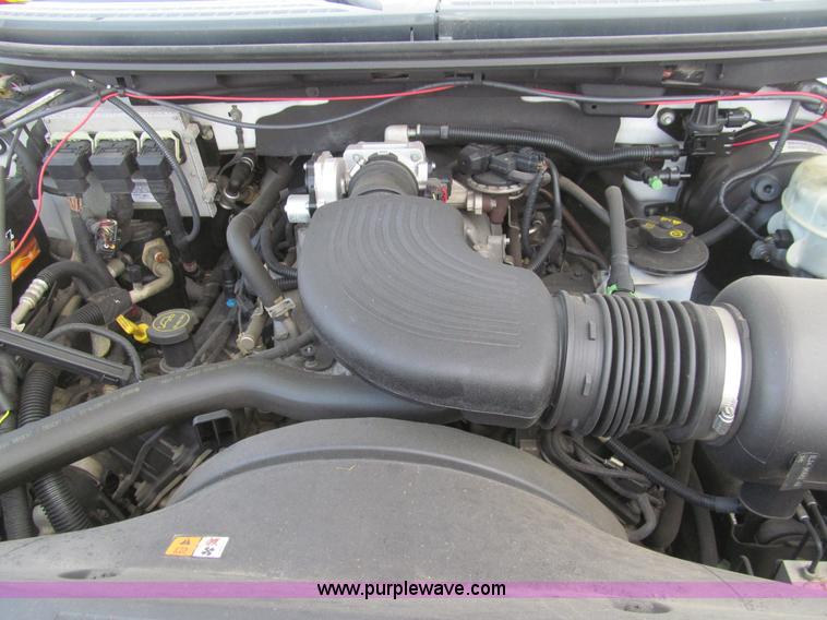 image for item H8937 2006 Ford F150 XLT pickup truck