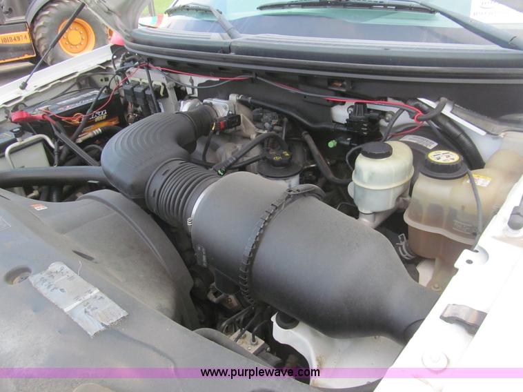 image for item H8937 2006 Ford F150 XLT pickup truck