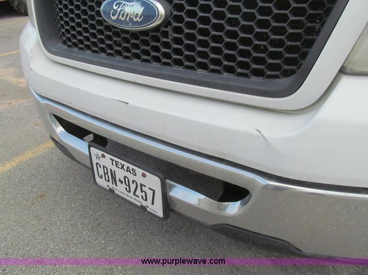 image for item H8937 2006 Ford F150 XLT pickup truck