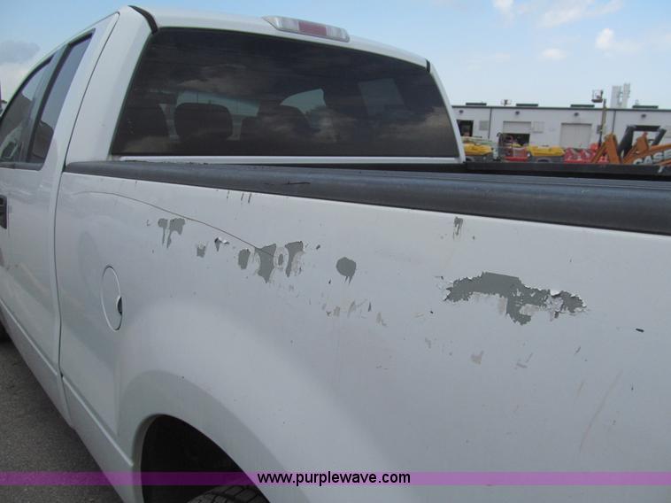 image for item H8937 2006 Ford F150 XLT pickup truck