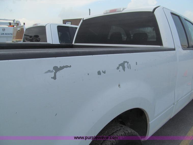 image for item H8937 2006 Ford F150 XLT pickup truck
