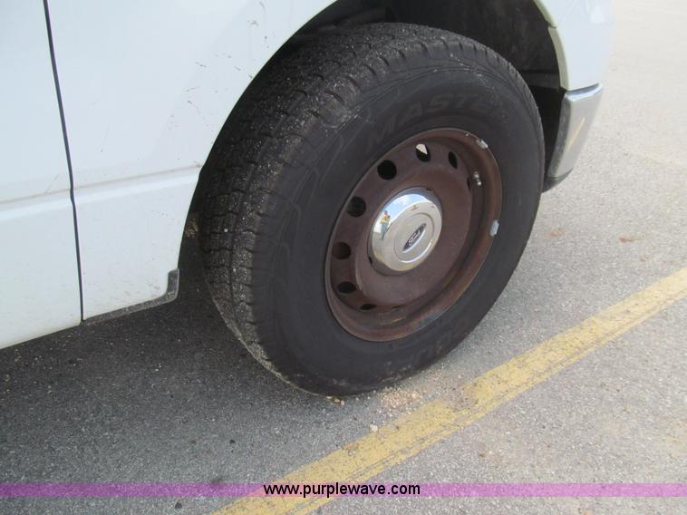 image for item H8937 2006 Ford F150 XLT pickup truck