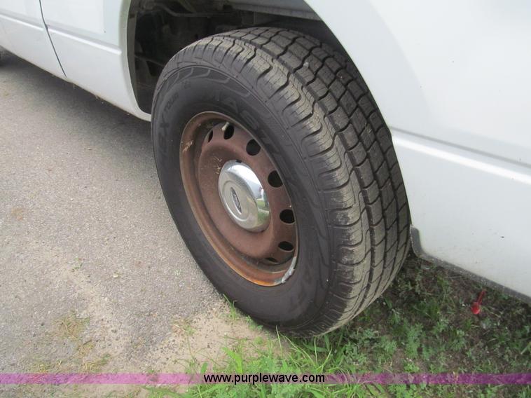 image for item H8937 2006 Ford F150 XLT pickup truck