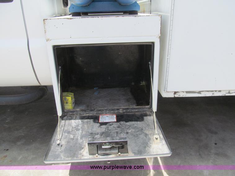 image for item H8938 2007 Ford F550 Super Duty XL service truck