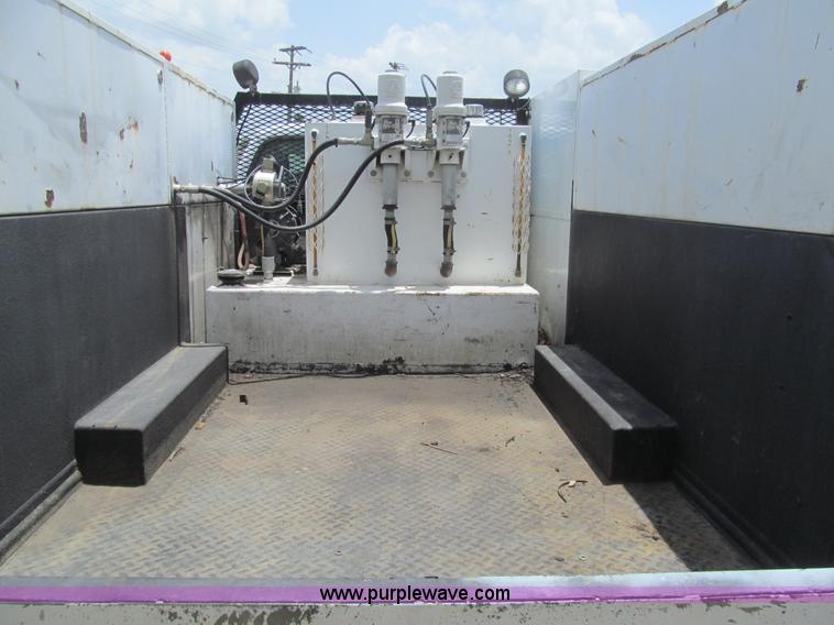 image for item H8938 2007 Ford F550 Super Duty XL service truck